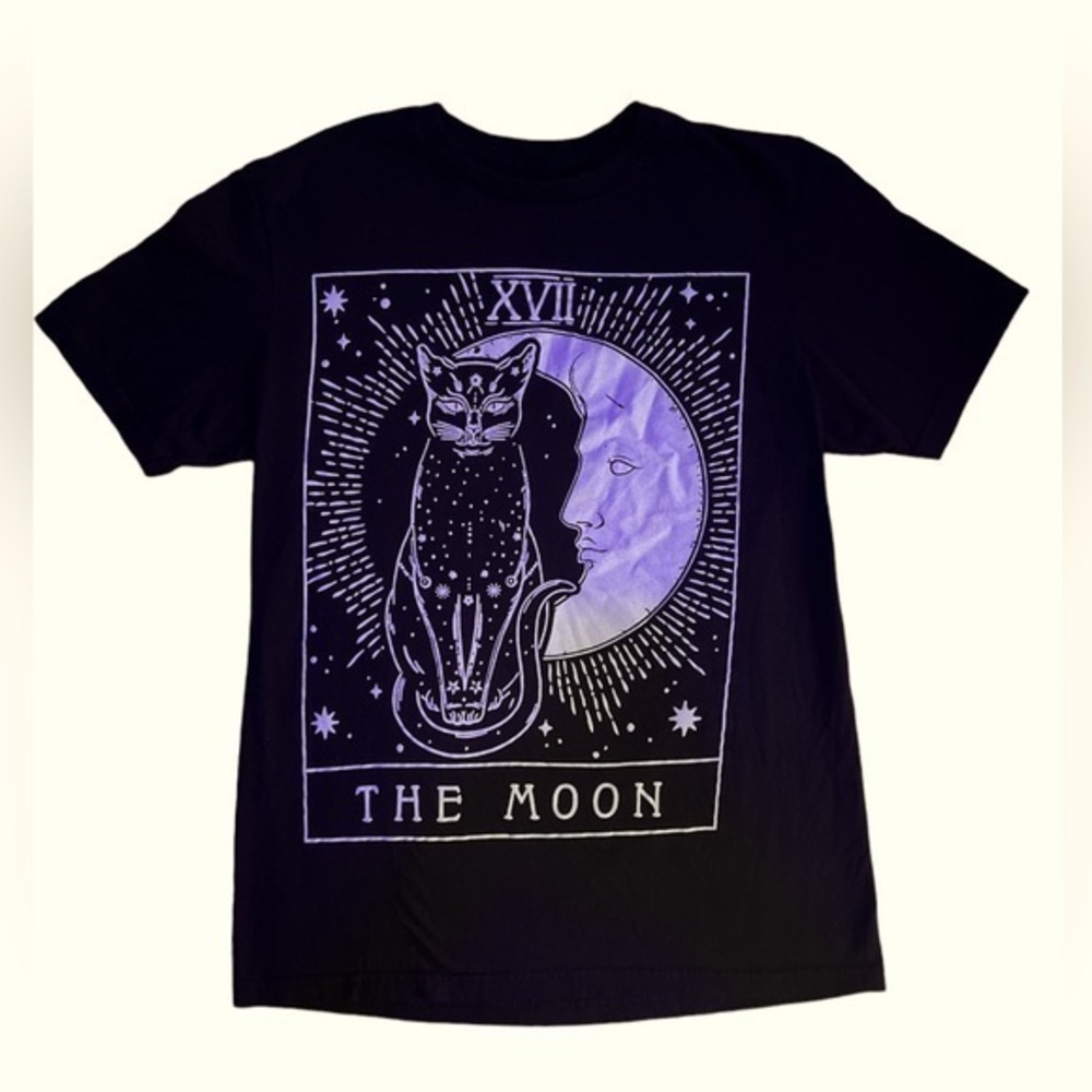 NWOT Women's Graphic Tee " The Moon " Halloween Cat Tarot Card Fall - Witchy